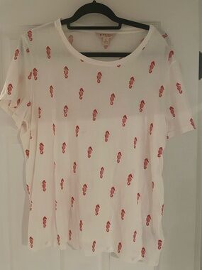 Brooks Brothers White Short-Sleeve Tee with Red Seahorse Print